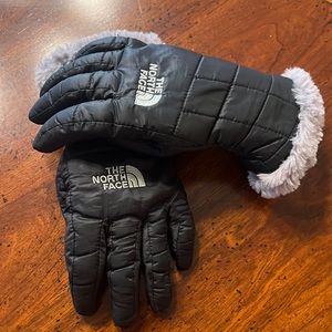 The North Face kids gloves size small
